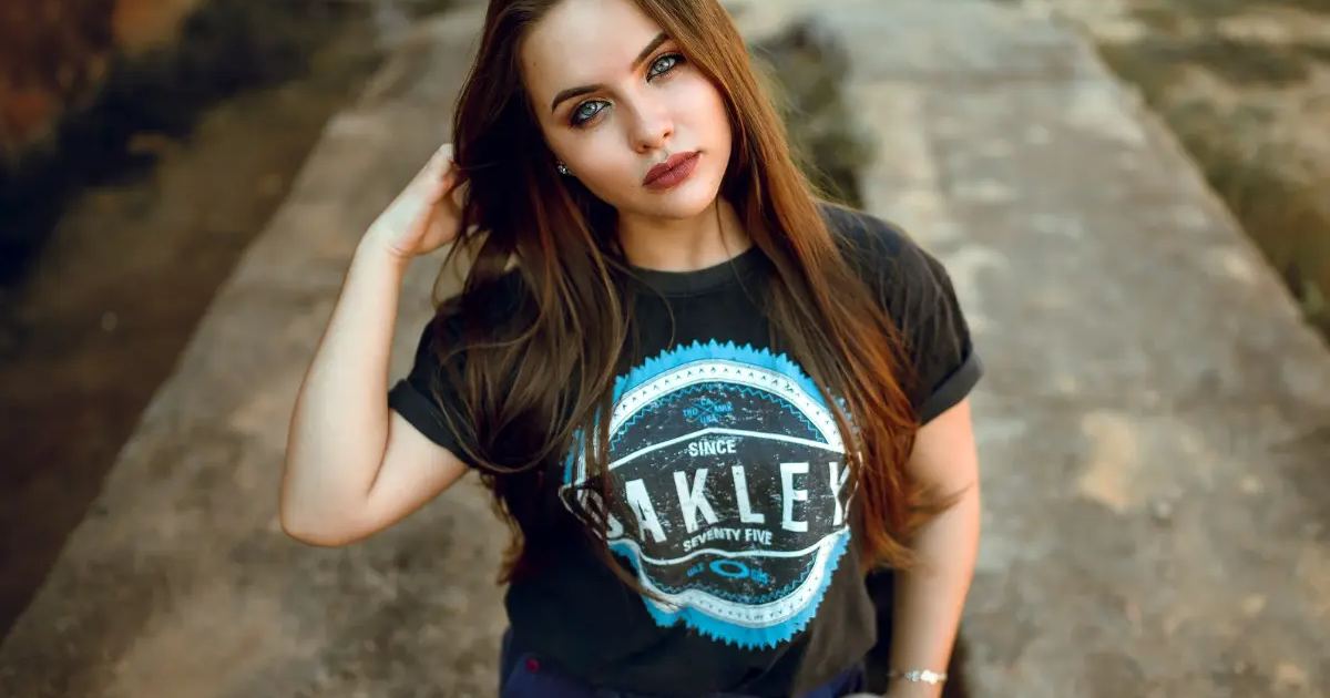 Koszulki odzież uliczna – moda, styl i kultura ulicy